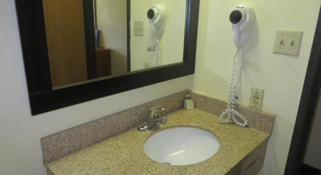 Люкс Quality Inn Oskaloosa
