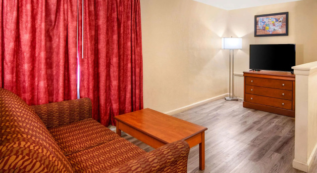 Четырёхместный люкс Econo Lodge  Inn & Suites Durango