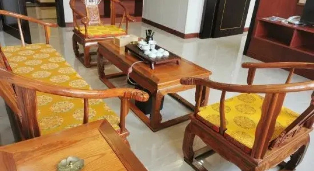 Люкс Deluxe Xinxing Guo'en Hotel (Liuzu's Hometown)