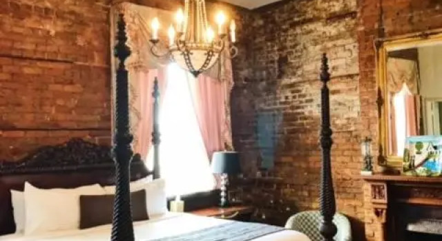 Номер Standard Lafitte Hotel & Bar