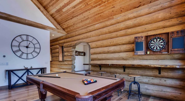 3 Mi to Slopes: Breck Cabin w/ Hot Tub & Views, Rezerwuj Dom wakacyjny Hotele w Vail Ski z parkingiem, Parking