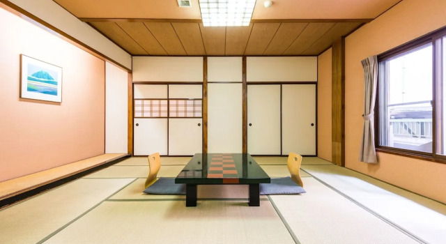 Номер Superior с видом на горы Ooedo Onsen Monogatari Premium Ikaho