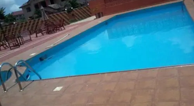 Gussys Hotel Ltd, Prenota Hotel Hotel a Tema con piscina, Piscina