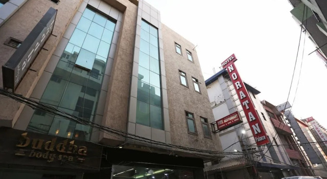 Oyo 15096 Hotel Daya Continental