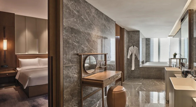 Двухместный полулюкс Luxury Bath Crowne Plaza Chengdu Wuhou by IHG