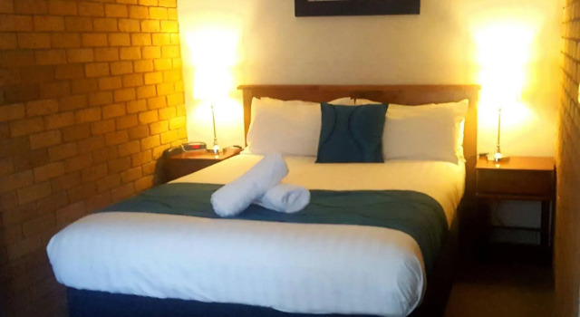 Centrepoint Motel Deniliquin, Забронировать Мотель Отели Дениликуин 4 звезды, рядом с Островной заповедник, 4*