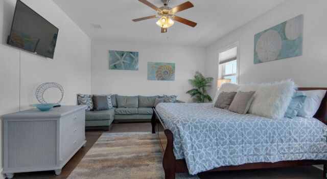 Latitude Adjustment 4 Bedroom Home by RedAwning