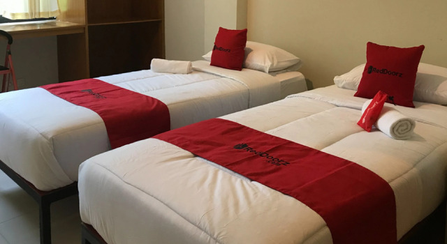 RedDoorz Plus @ Bitung City Center, Buchen Sie Hotel Günstige Hotels in Sulawesi