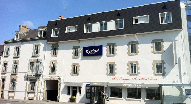 Кровать в общем номере Kyriad Vannes Centre Ville