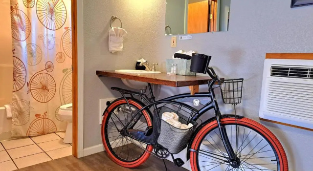 Superior Zimmer Buffalo Lodge Bicycle Resort - Amazing access to local trails & the Garden