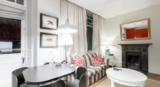 Flat for 4, Moments From Notting Hill and Subway!, Забронировать Отель Отели Лондона с парковкой, рядом с Музей торговых марок, упаковки и рекламы, Парковка