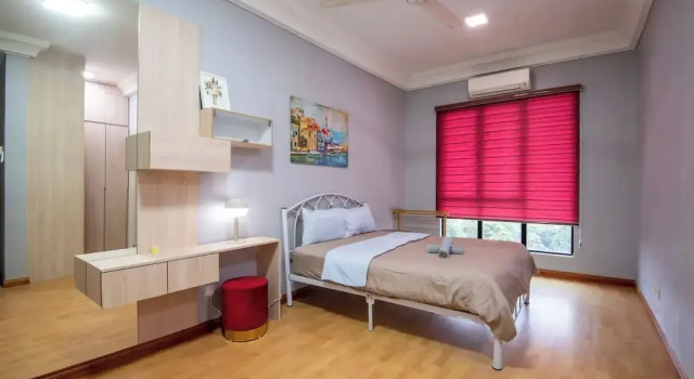 Stylish 4BR Near Paradigm Mall, Pool, Free Parking, Varaa Huoneisto Hotellit Johor pysäköinnillä, Pysäköinti