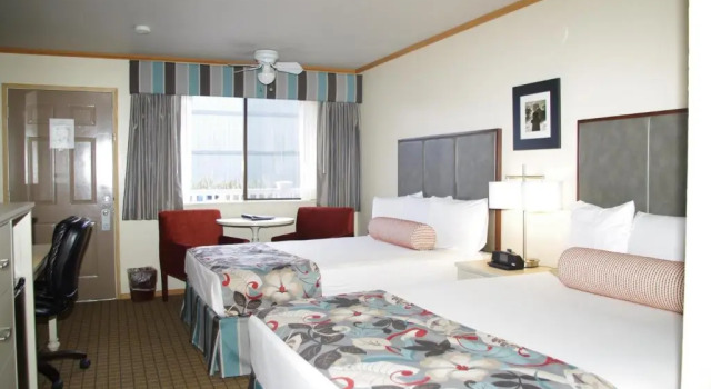 Четырёхместный номер Standard River House Inn, a Baymont by Wyndham