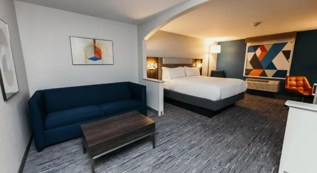 Люкс Holiday Inn Express and Suites Urbandale Des Moines by IHG