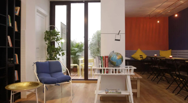 Polaroid Siesta Hostel, Забронировать Хостел Гранада Granada Province, рядом с Музей народных традиций и искусств Los Tiros de Granada