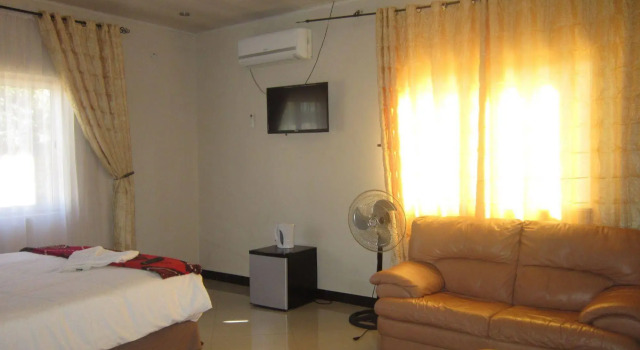 Royal Olympia Lodges and Safaris Livingstone, Book Hotel Hotels in Livingstone with Parking, Parking