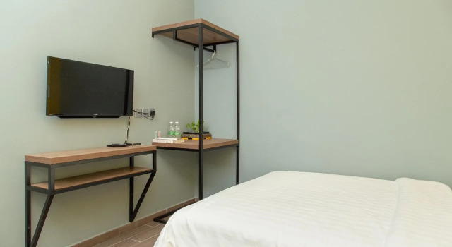 Frame Hotel