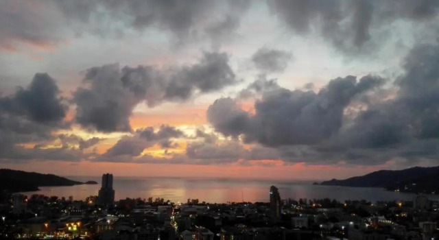 Номер Deluxe Sunset Bay View Phuket