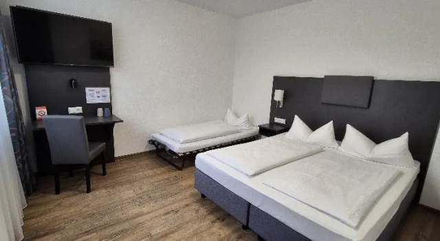 Трёхместный номер Standard Melvi Hotel Göppingen
