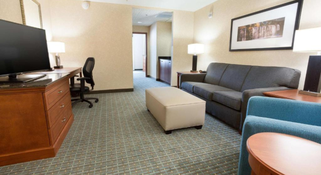 Люкс Drury Inn & Suites Burlington