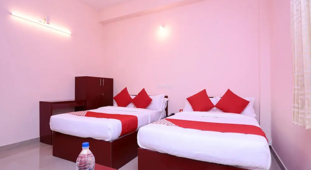 Oyo 13577 Tkr Metro Residency