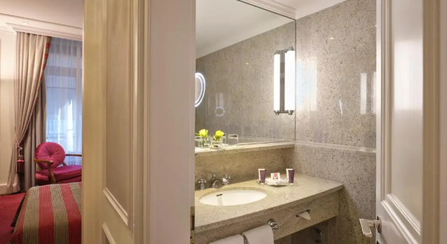 Одноместный номер Standard Hotel Schweizerhof Zürich