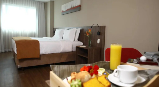 Номер Deluxe BH Raja Hotel