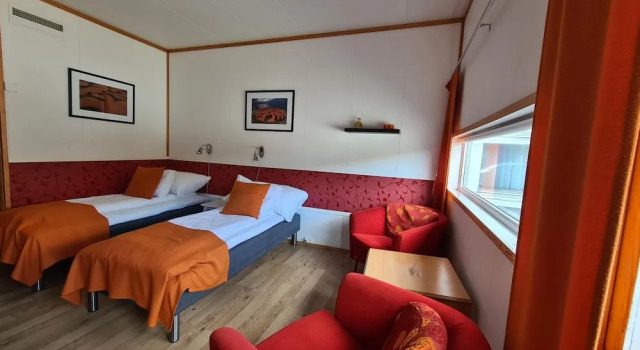 Tjeldsundbrua Hotel, Rezerwuj Hotel Hotele w Tjeldsund z parkingiem, Parking