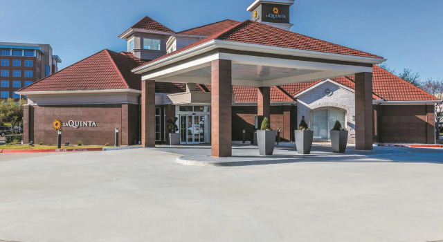 Кровать в общем номере La Quinta by Wyndham Dallas Plano West