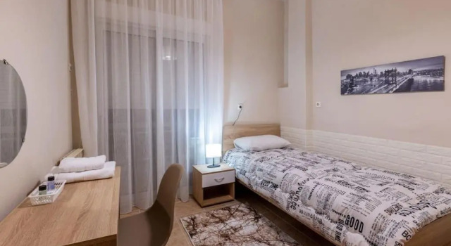 Anna's House, Book Apartment  
