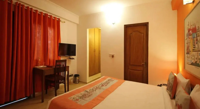 OYO Flagship 592 Hauz Khas Village, Забронировать Отель Отели Нью-Дели с завтраком, Завтраки