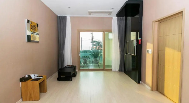 Номер Standard Цокольный этаж Rich Hotel