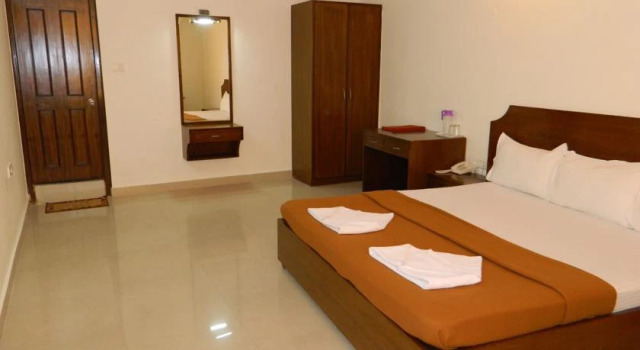 Oyo Sky Palace Near Lalbagh Botanical Garden, Rezervovat Hotel Hotely v Bangalore s parkováním, Parkování