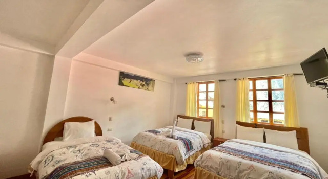 Трёхместный номер Standard Intitambo Hotel