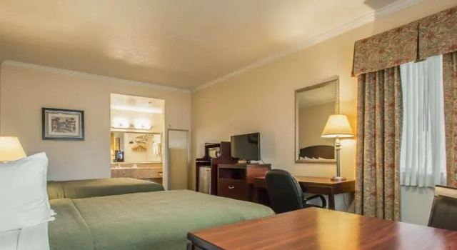Четырёхместный номер Standard Quality Inn Temecula Valley Wine Country