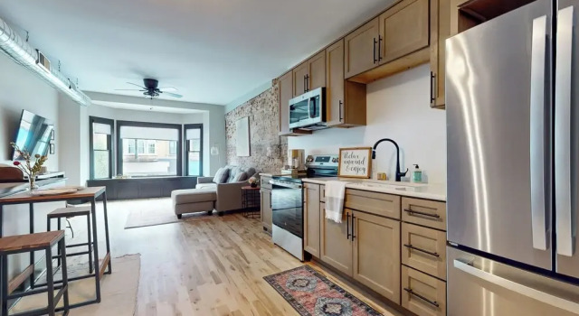 Апартаменты 1 BR Apartment w/ Full Kitchen & Great Location