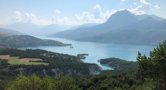 Апартаменты Embrun - Appartement 4/6 personnes avec extérieurs