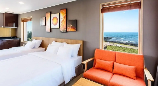 Двухместный номер Deluxe с балконом Rich Hotel