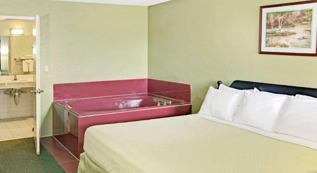 Двухместный люкс Days Inn by Wyndham El Campo TX