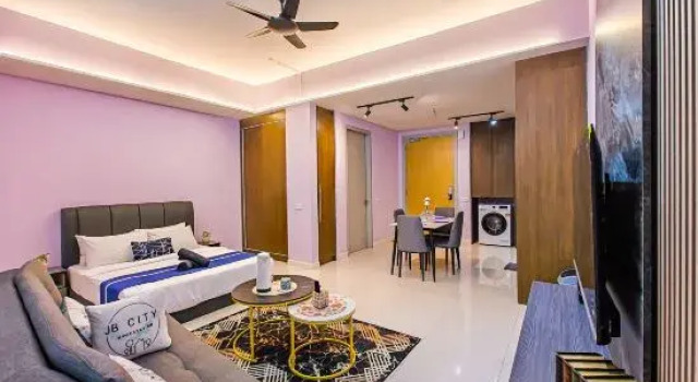 Люкс с балконом Grand Medini Suites by RR JBcity
