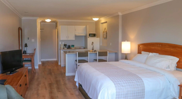 Waterfront Suites and Marina, Rezervovat Hotel Hotely v Vancouver island s bazénem, Bazén