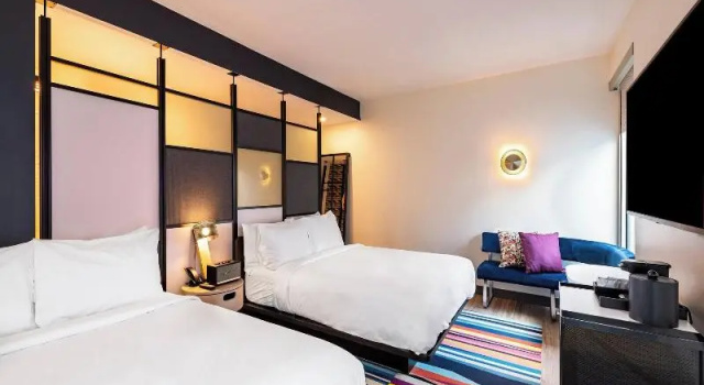 Четырёхместный номер Standard Aloft by Marriott Savannah Downtown Historic District