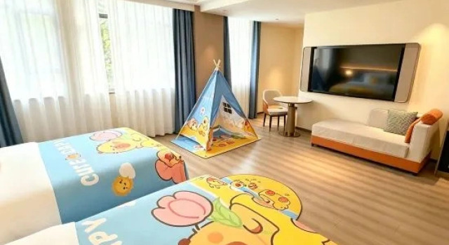 Семейный тент ECHIC Hotel (Guangzhou Chimelong Wildlife World)