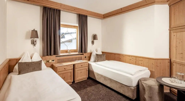 Suites Hotel Garden, Забронировать Апартаменты/квартира Апартаменты Сельва-ди-Валь-Гардена, рядом с Кресельный подъёмник Фунджейя (нижняя станция), Апартаменты/квартира