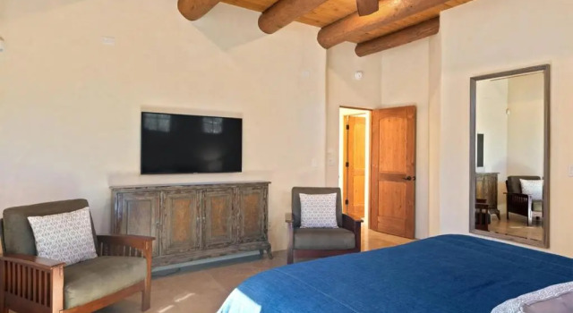 Casa Nona - Pristine Home in the Railyard District, Walk to The Plaza, Varaa Lomakoti Santa Fe New Mexico
