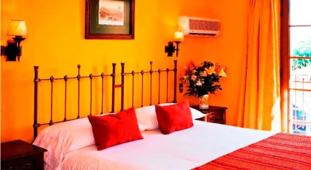 Двухместный номер Standard с балконом Hotel Santa Cruz Plaza