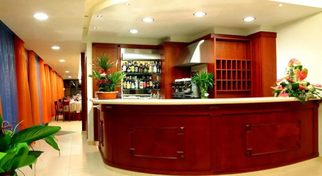 Hotel Il Melograno, Забронировать Отель Отели в центре Маттината, в центре