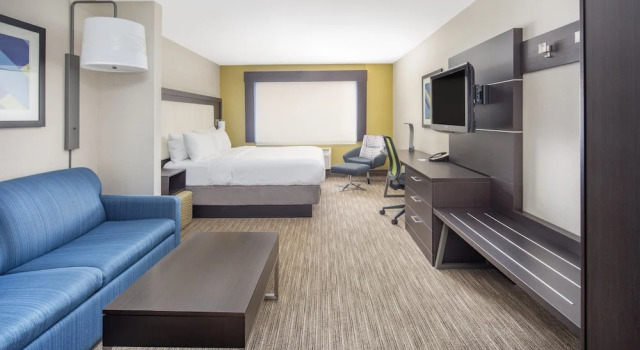 Двухместный люкс Holiday Inn Express Hotel & Suites Bishop by IHG