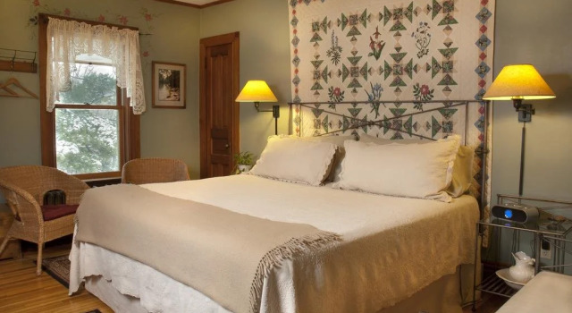 Pinehurst Inn Bed & Breakfast, Prenota Hotel Hotel 3 stelle a Wisconsin, 3*