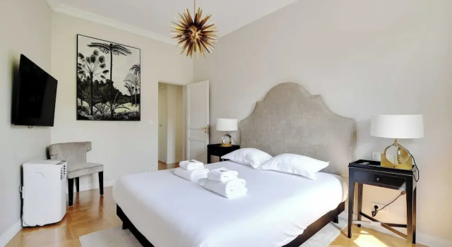 Chic Apartment - 2br/6p - Trocadero/tour Eiffel, Забронировать Апартаменты/квартира Париж Иль-де-Франс, рядом с Maison de Balzac